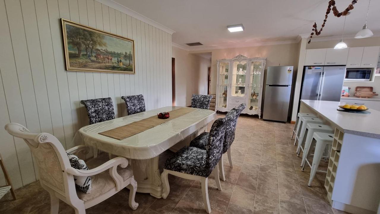 Spacious Holiday Home - Waikerie Buitenkant foto